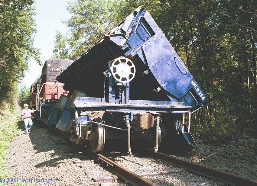 Photo of MOW work on the Naugatuck Railroad