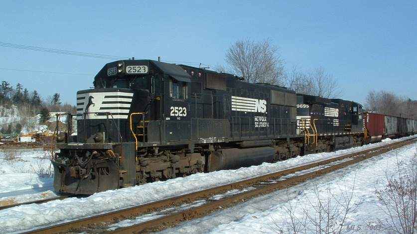 Photo of NS 2523 at Bow, NH.