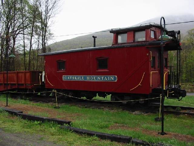 Photo of Wooden D&H Caboose running on Catskill Mtn