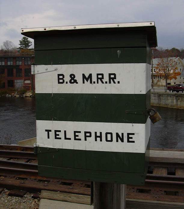 Photo of B&M telephone box in Northfield NH