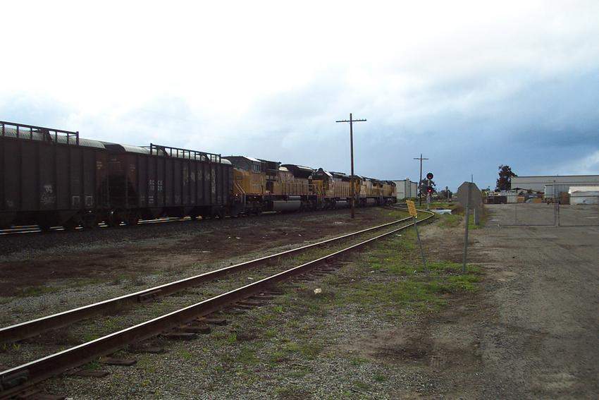 Photo of UP 9440, UP 9272, UP 3489 & UP 8519