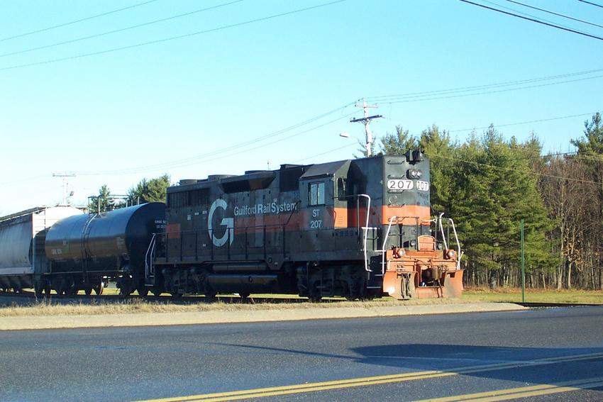 Photo of 207 brings up the tail end of the train