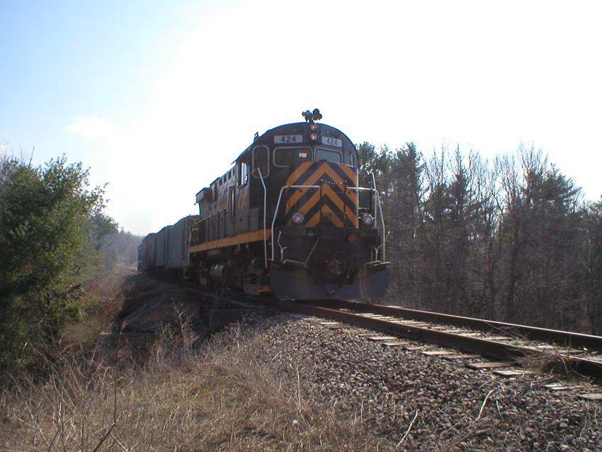 Photo of LA&L work train with C424M #424 on the tail end of it.