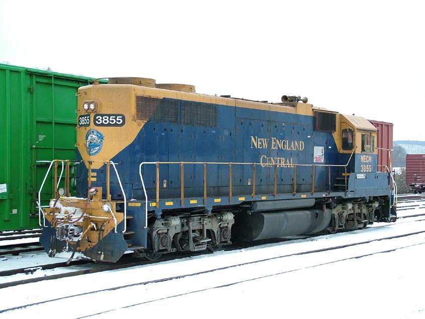 Photo of NECR GP38 #3855 rests at the yard office