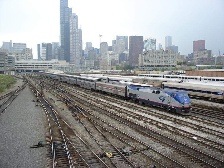 Photo of 157 with superliners @ Chicago