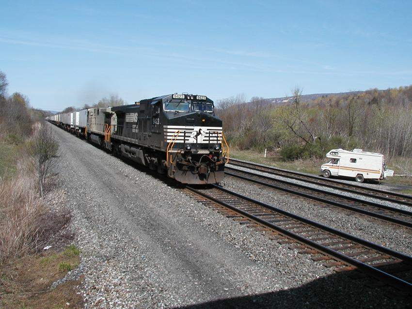 Photo of NS westbound @ Bellwood PA