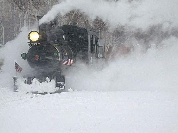 Photo of Monson # 4 at MNGRR during 7 December 2003 blizzard