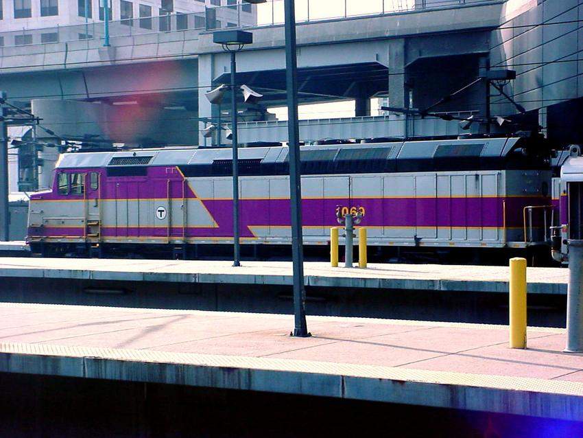 Photo of MBTA F40PH-2C 1069