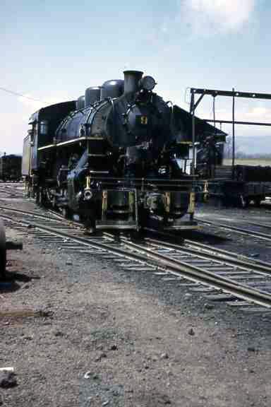 Photo of VBR 0-4-0 getting ready for the day.