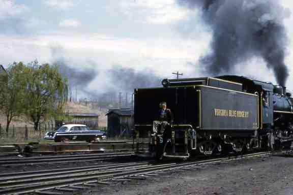 Photo of VBR 0-4-0 on its way to pick up cars for the interchange.