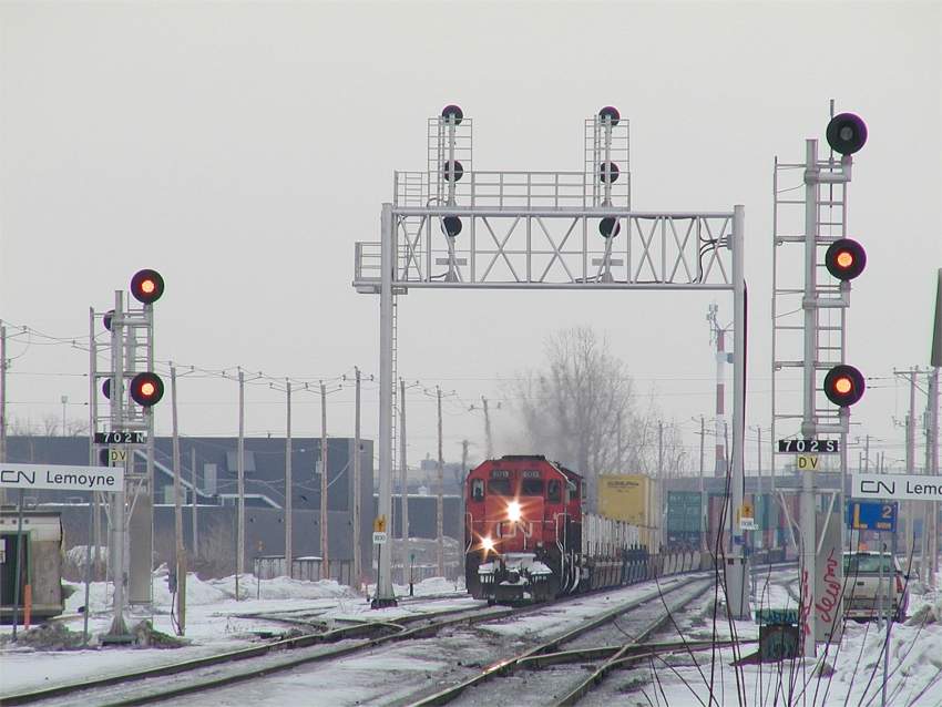 Photo of CN SD40u 6013 at St Lambert, Quebec