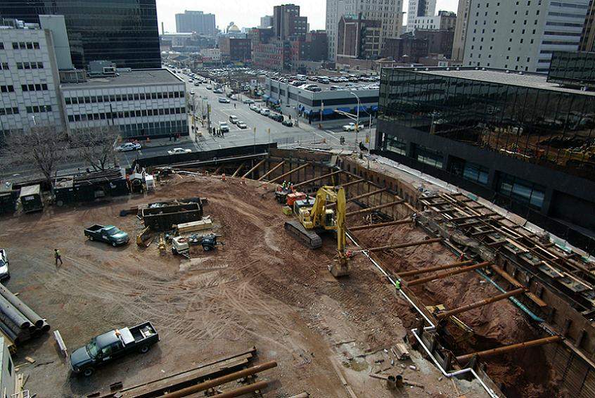 Photo of Newark City Subway extension construction at Raymond March 2004
