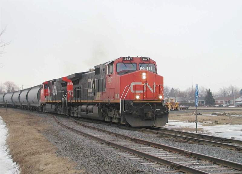 Photo of CN train 327 at Huntingdon, Quebec