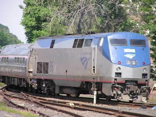 Photo of Amtrak #86 leads a string of amfleet cars into Albany