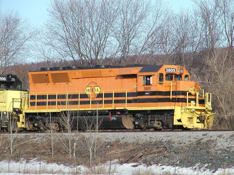 Photo of 3805 and friends rumble past on the way to Sherbrooke,Quebec