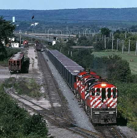 Photo of Empty Gypsum Train at Windsor