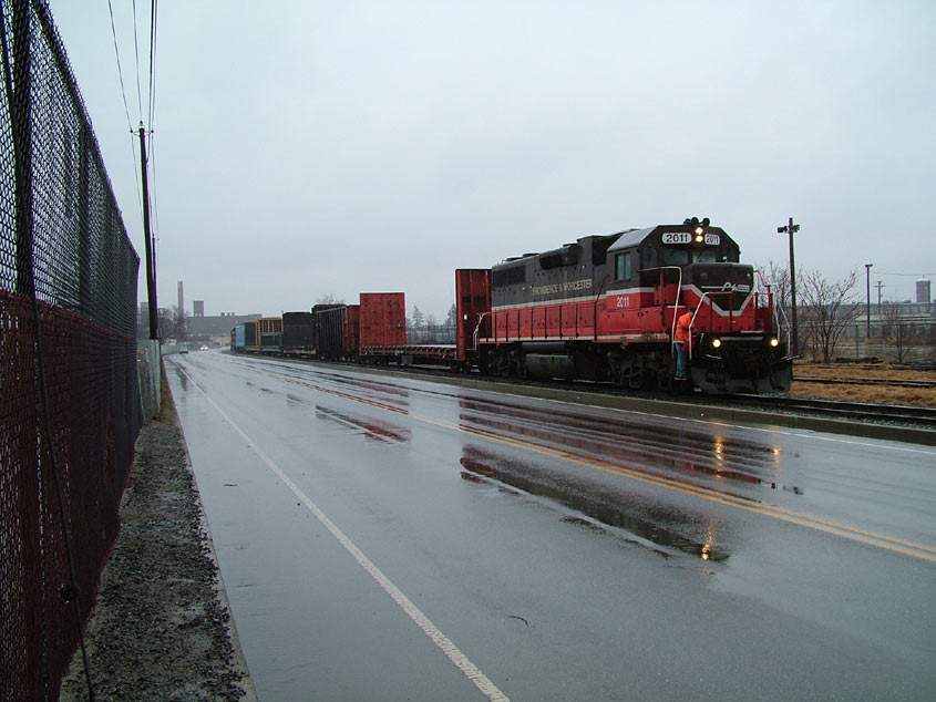 Photo of PR-2: P&W GP38-3 #2011 in Pawtucket, RI, a little further north