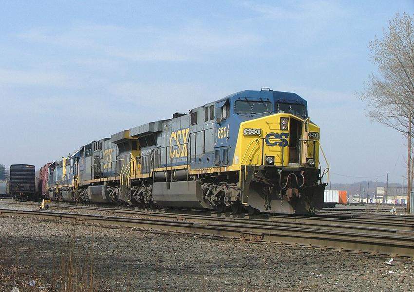Photo of CSX at West Springfield