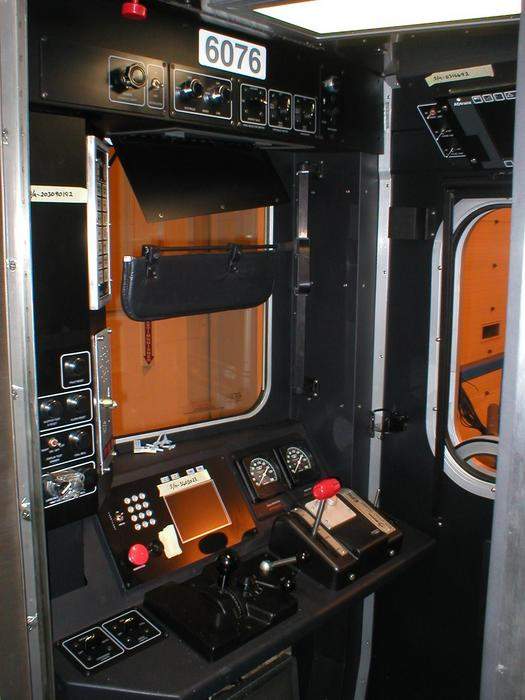 Photo of NJT Comet V 6076 control stand