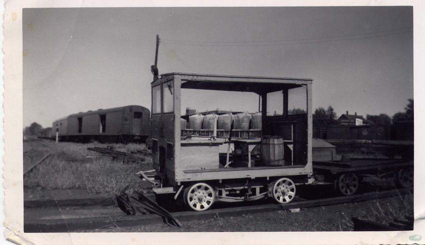 Photo of Motorcar at Springfield coachyard