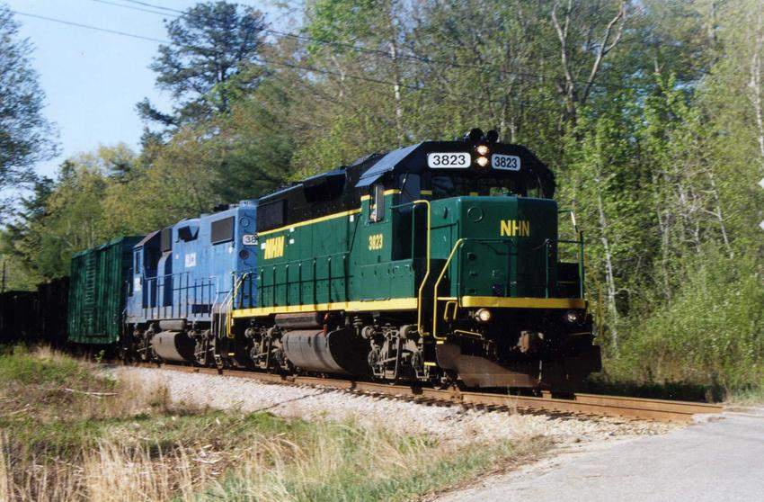 Photo of NHN 3823 with rare load