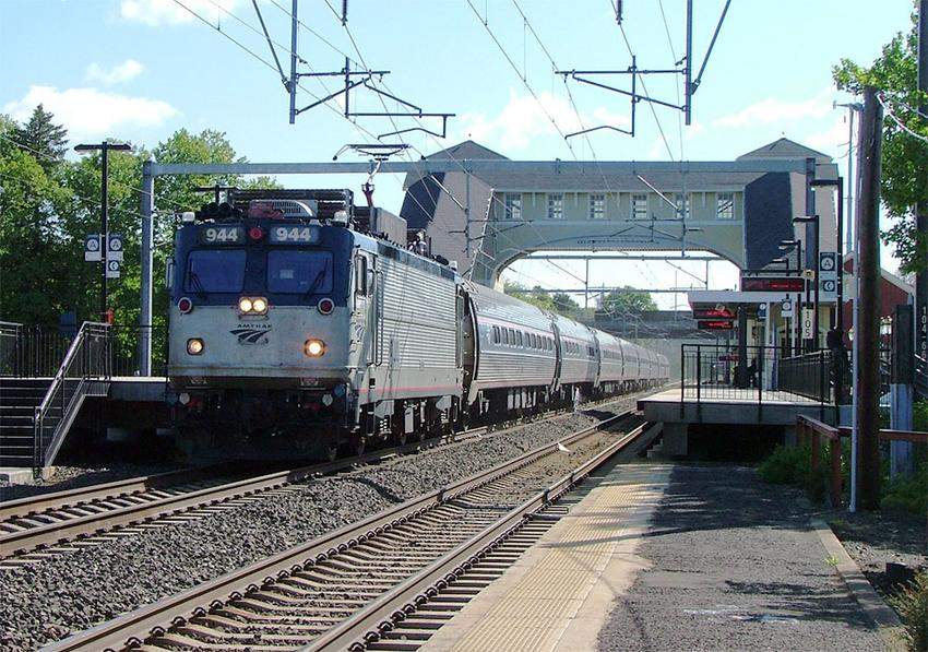 Photo of Amtrak at Old Saybrook (3)