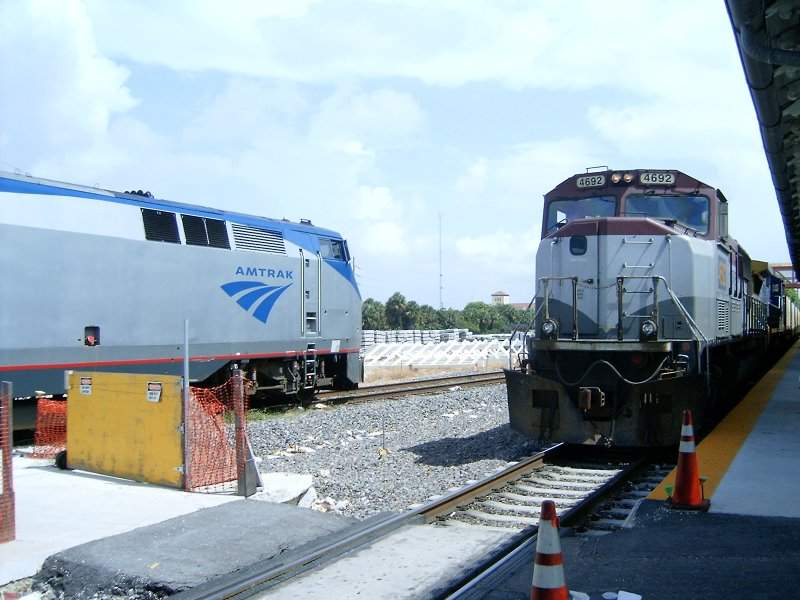 Photo of Amtrak and CSX meet at West Palm