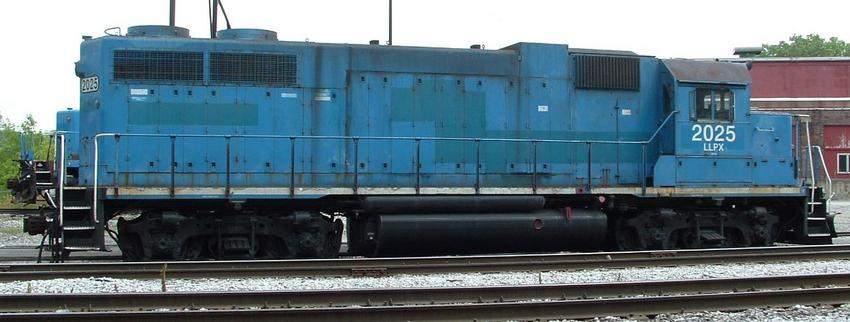 Photo of Another view of LLPX 2025, a GP-38, at the NECR St. Albans VT Shops