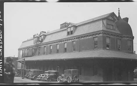 Photo of NYNHHRR-Hartford Line Building...CNE??