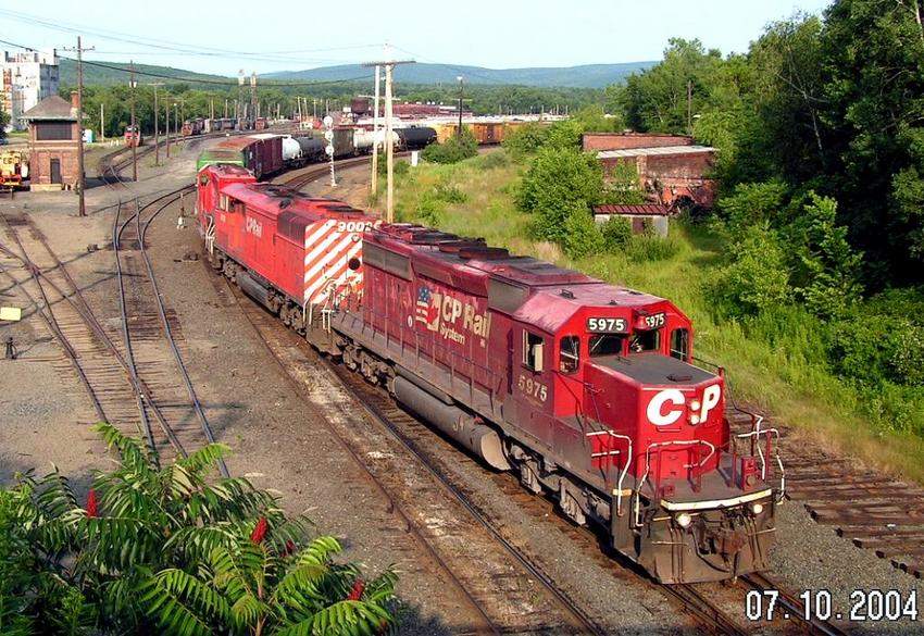 Photo of Train POMO Departs E. Deerfield on 7/11/04