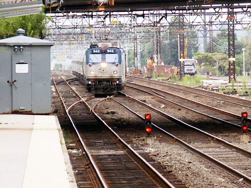 Photo of Acela Regional #137 Approaches New Rochelle Station