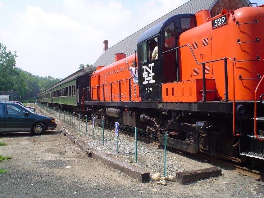 Photo of Naugatuck Railroad train at Thomaston, CT Station