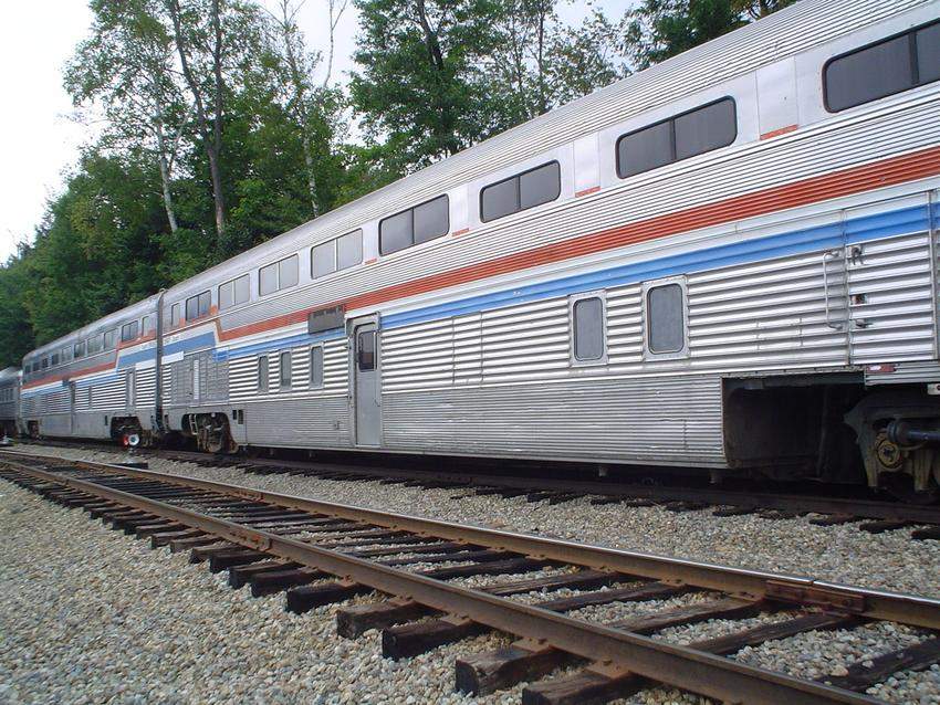 Photo of ex Amtrak Superliners on Siding