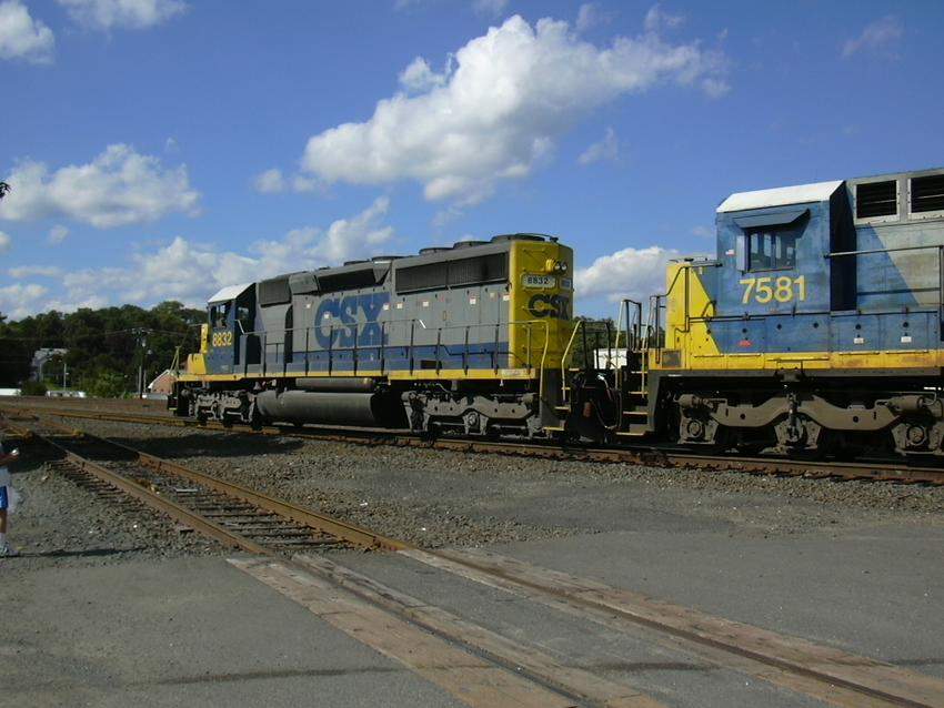 Photo of CSX 8832 & 7581 heading west from W.Springfield Yard