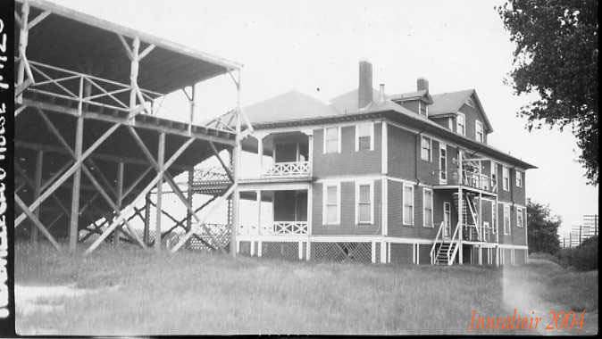 Photo of NYNHHRR-Readville Race track Club house.