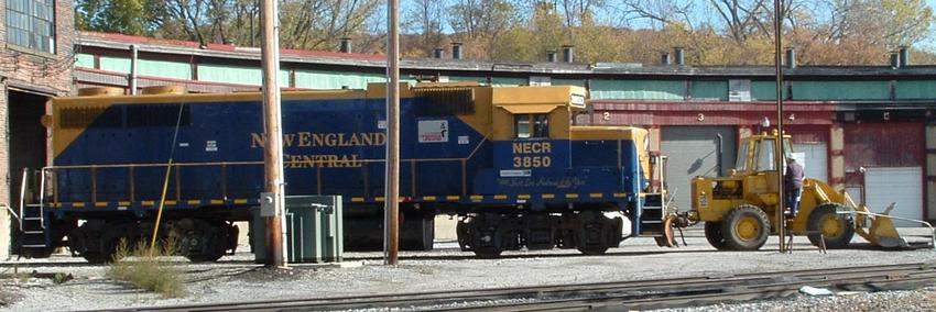 Photo of NECR 3850 about to be pulled onto the turntable at the NECR shops