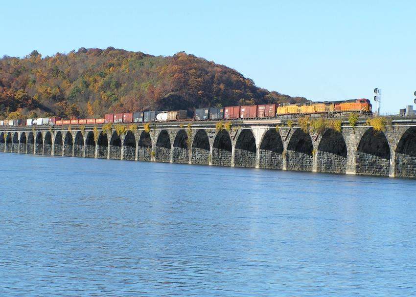Photo of NS 11R on Rockville Bridge 31 Oct. 2004