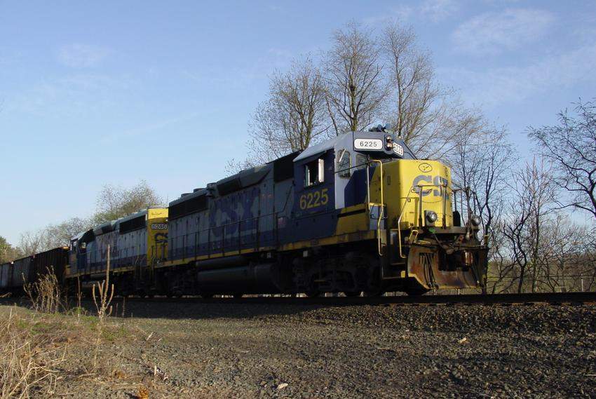 Photo of CSX switching the quarry
