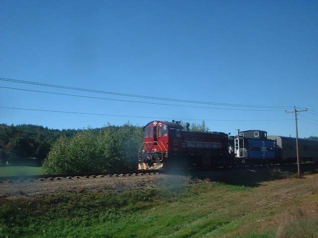 Photo of Fall Foliage train heading south