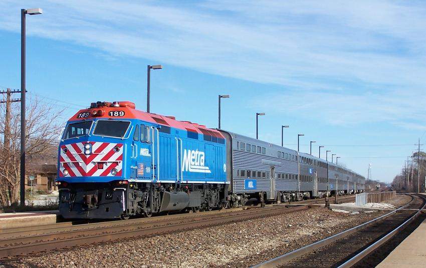 Photo of Metra #189, Train #1307, at Belmont Station