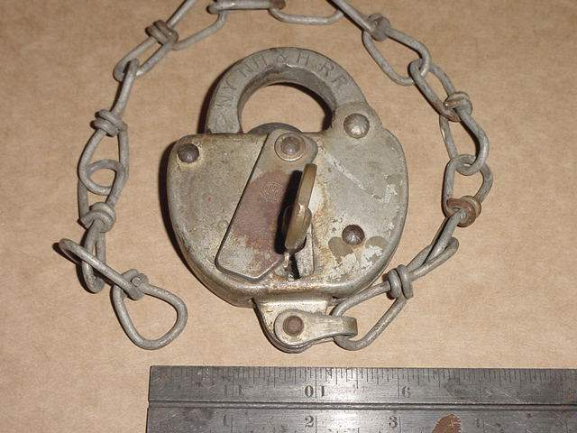 Photo of NYNHHRR-Switch lock.