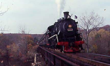 Photo of Valley Railroads #1647 leads East Wind at Lisbob, Conn.