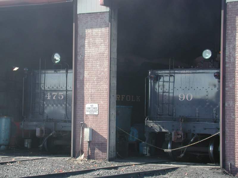 Photo of 90 and 475 in the enginehouse