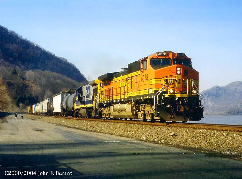 Photo of BNSF 4378 at West Point, NY