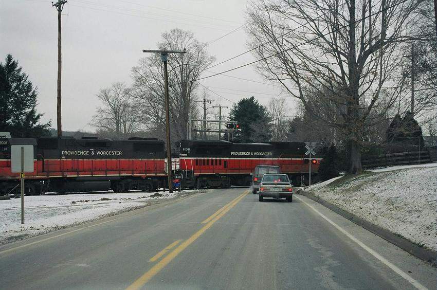 Photo of caught the tail end of CT-1 at the Forset st crossing in Middletown