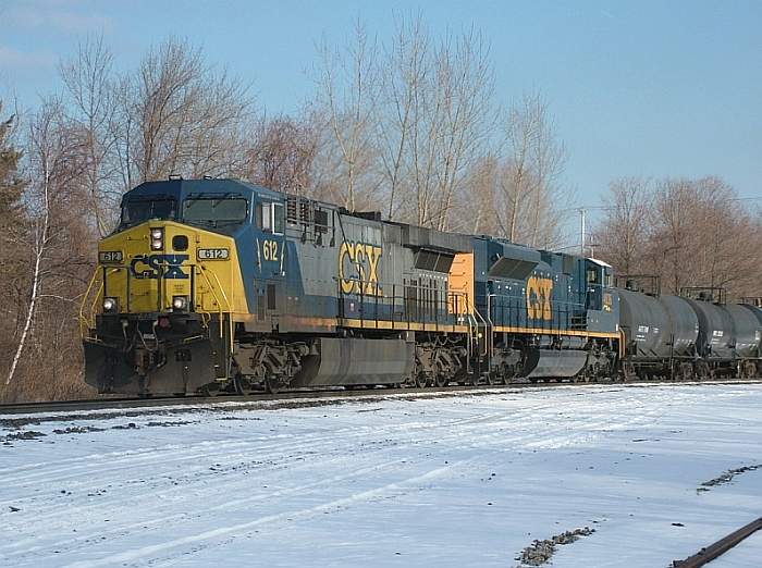 Photo of Q437 with sd70ace