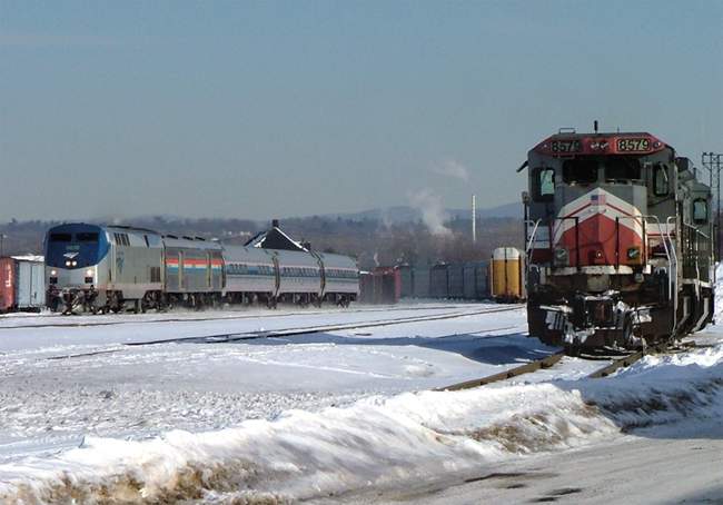 Photo of Amtrak at West Springfield (1)