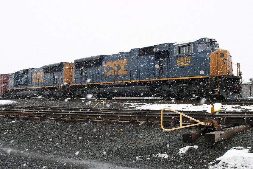 Photo of SD70MAC's in the snow