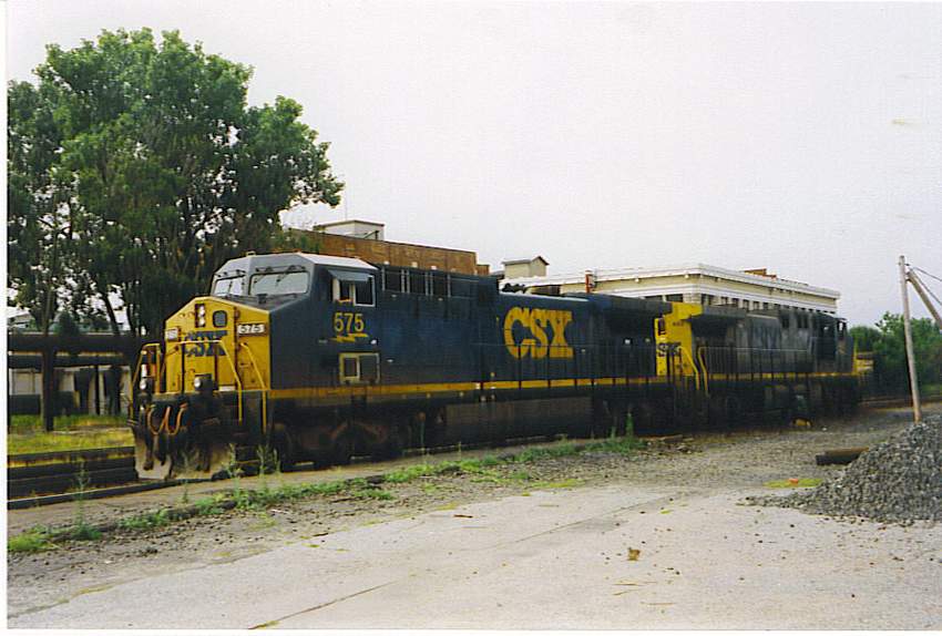 Photo of CSX 575 at train station in Springfield, MA