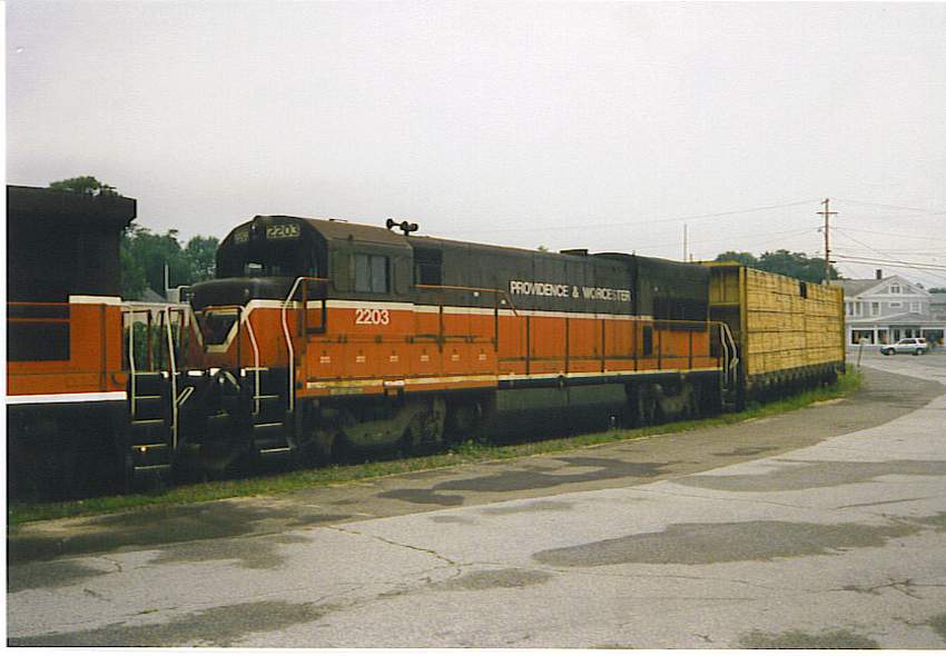 Photo of P&W 2203 (Ex CR 2798) on siding to lumber yard in Niantic, CT